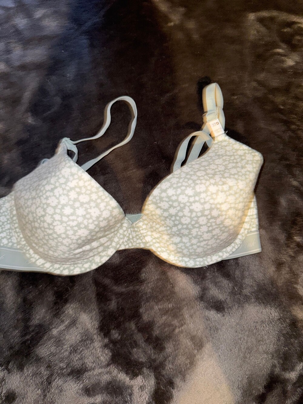 NWT Light Green Lightly Lined Bra 32D Floral Pattern Adjustable Straps